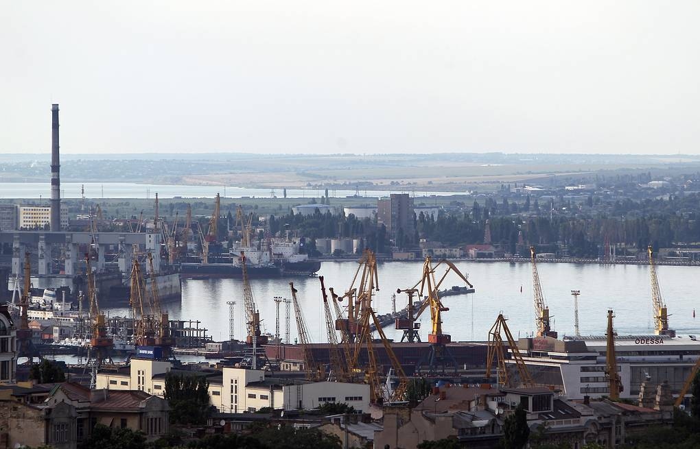Ukraine cáo buộc Nga không kích cảng Odessa